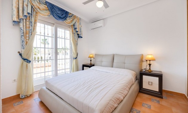 Venta - Villa -
Orihuela Costa - La Zenia