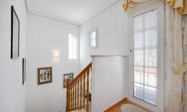 Venta - Villa -
Orihuela Costa - La Zenia