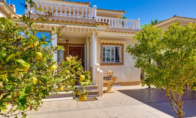 Venta - Villa -
Orihuela Costa - La Zenia