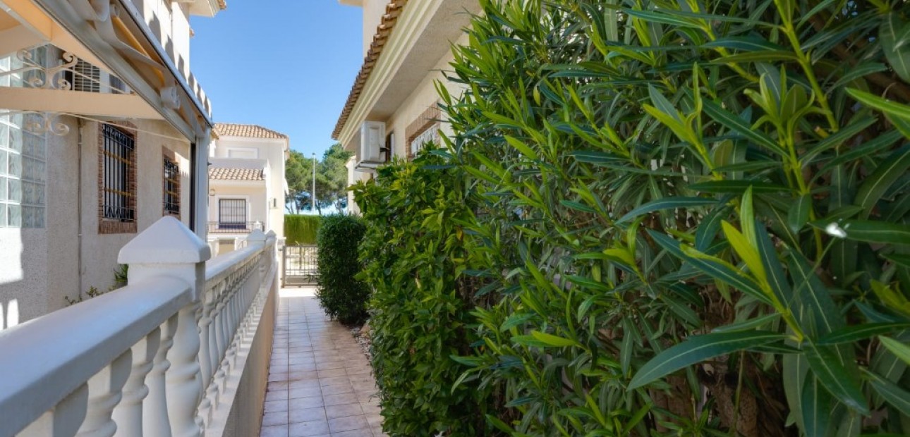 Venta - Villa -
Orihuela Costa - La Zenia
