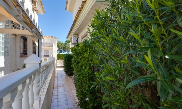 Venta - Villa -
Orihuela Costa - La Zenia