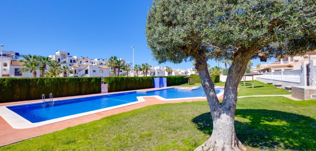 Venta - Villa -
Orihuela Costa - La Zenia