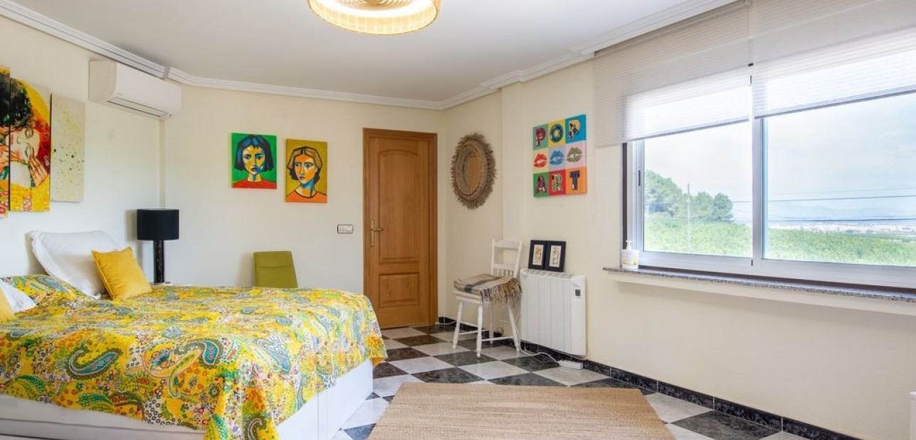 Sale - Villa -
Algorfa