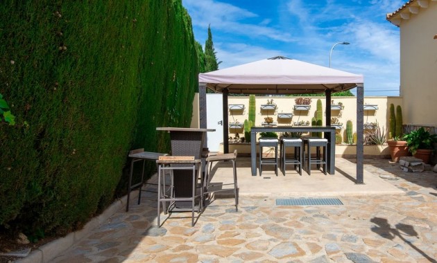 Sale - Villa -
Algorfa