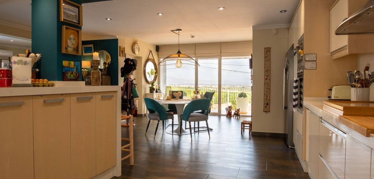 Sale - Villa -
Algorfa