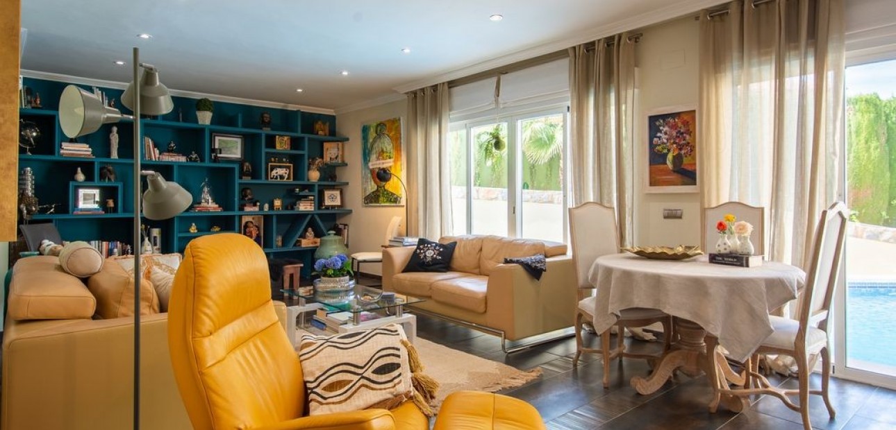 Sale - Villa -
Algorfa