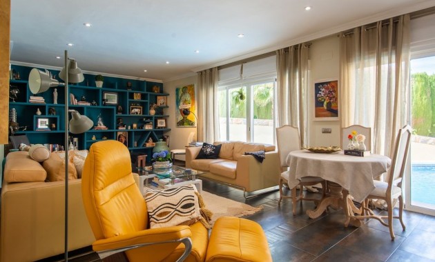 Sale - Villa -
Algorfa