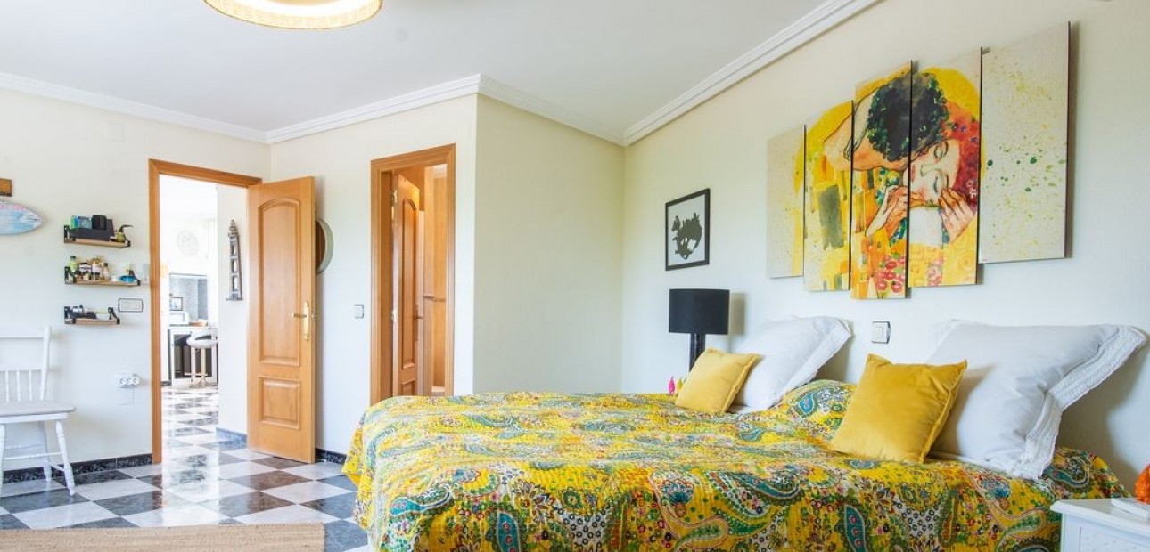 Sale - Villa -
Algorfa