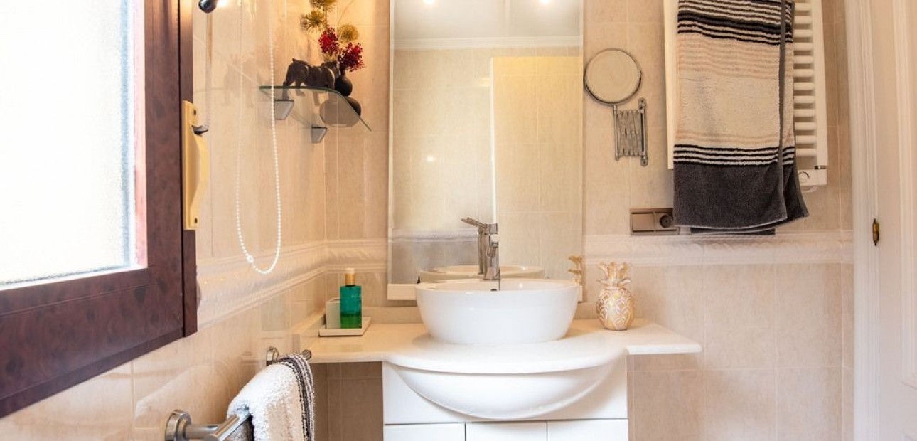 Sale - Villa -
Algorfa