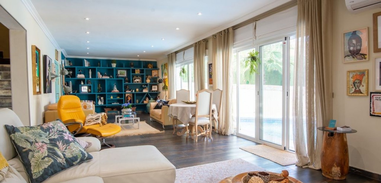 Sale - Villa -
Algorfa