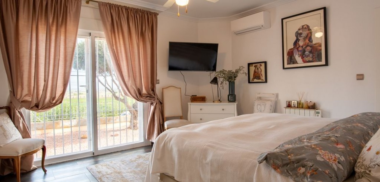 Sale - Villa -
Algorfa