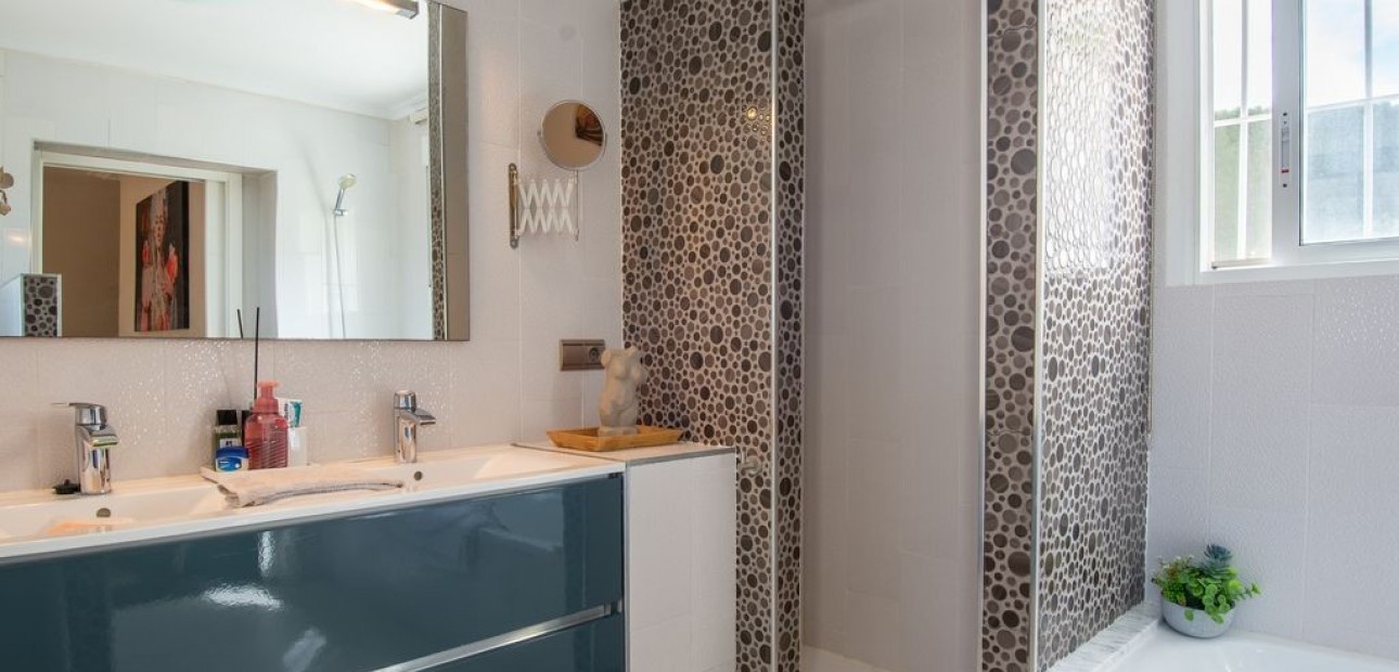 Sale - Villa -
Algorfa