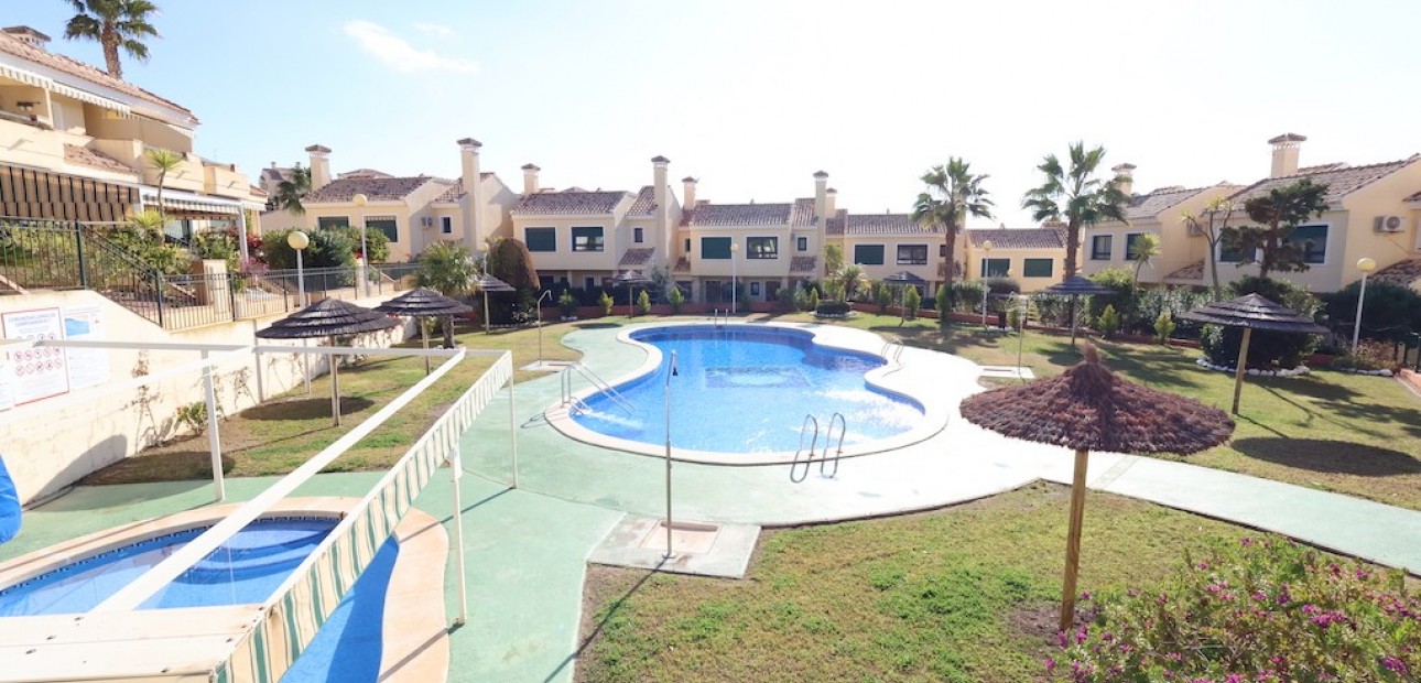 Sale - Townhouse -
Campoamor