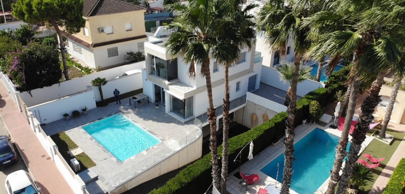 Venta - Villa -
Los Balcones