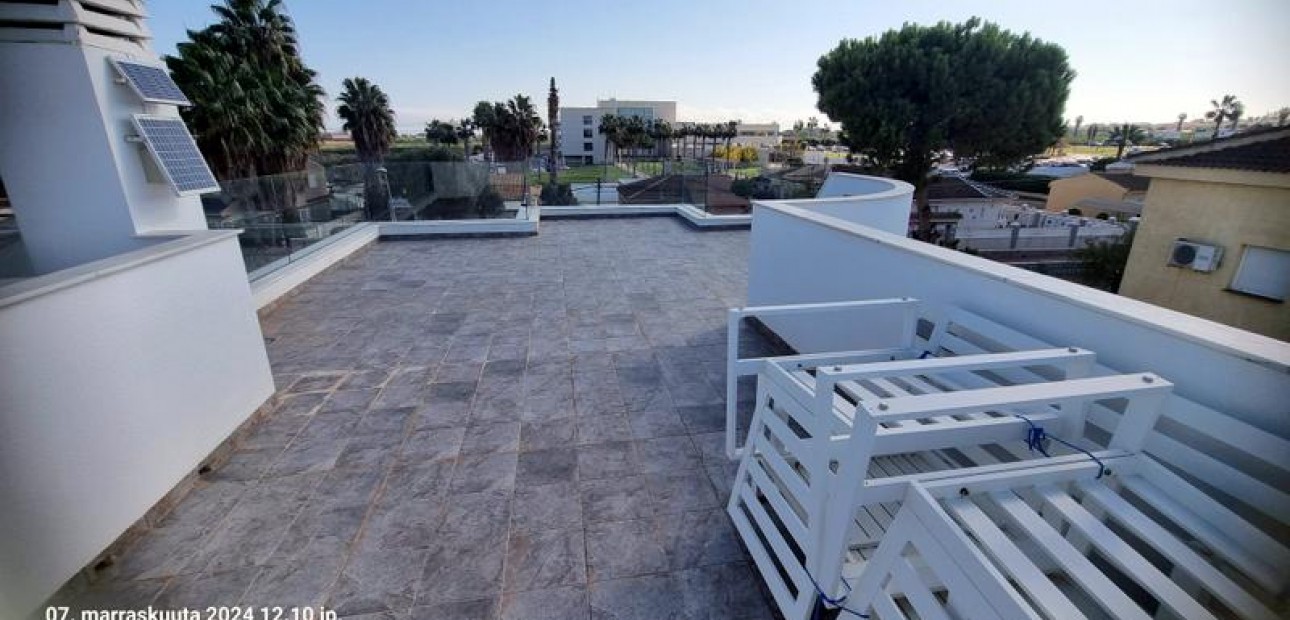 Venta - Villa -
Los Balcones