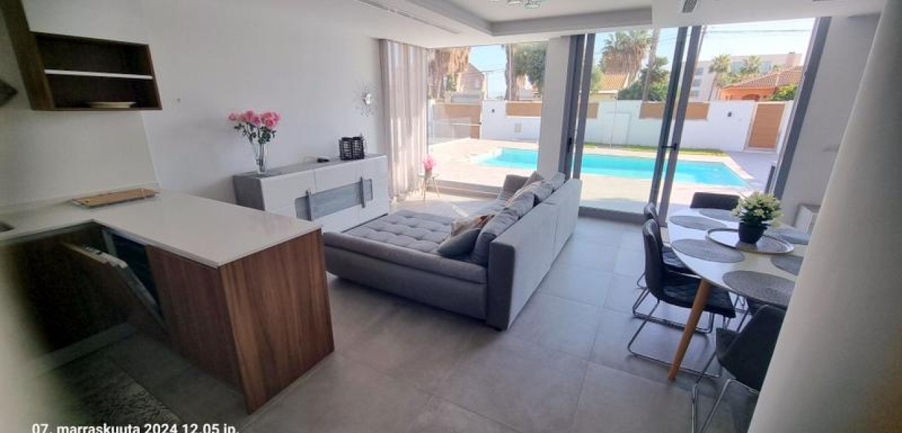 Venta - Villa -
Los Balcones