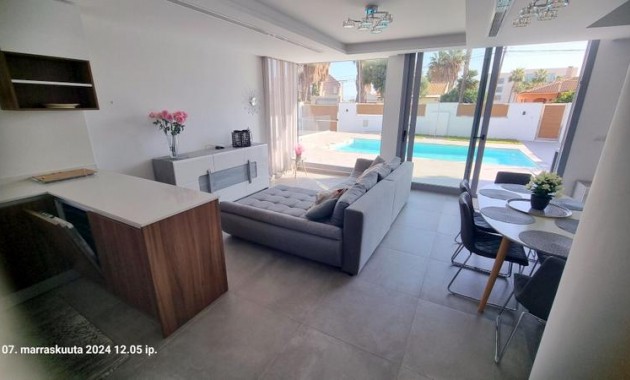 Venta - Villa -
Los Balcones