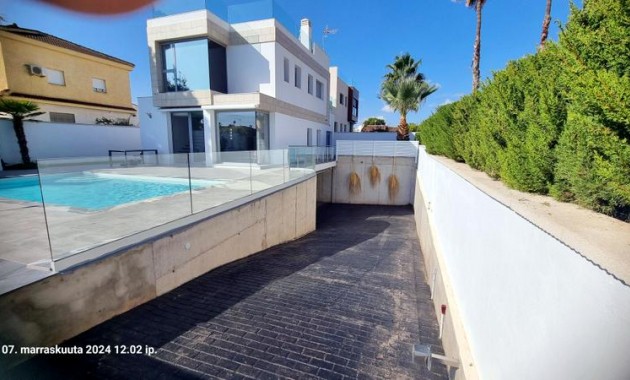 Venta - Villa -
Los Balcones