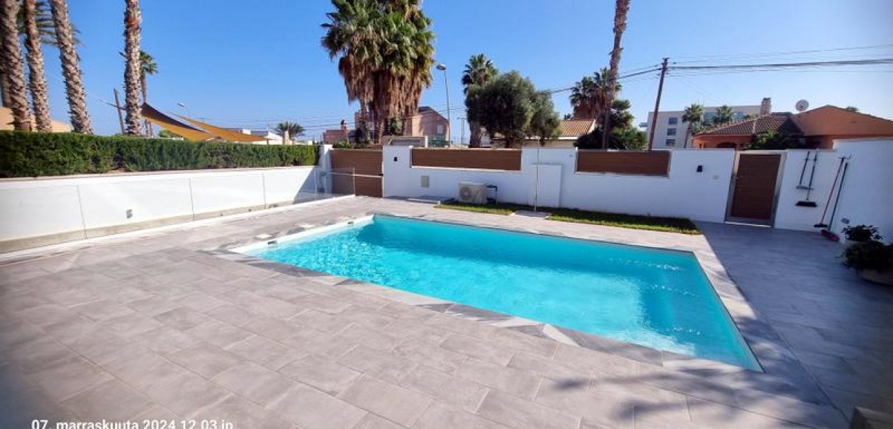 Venta - Villa -
Los Balcones