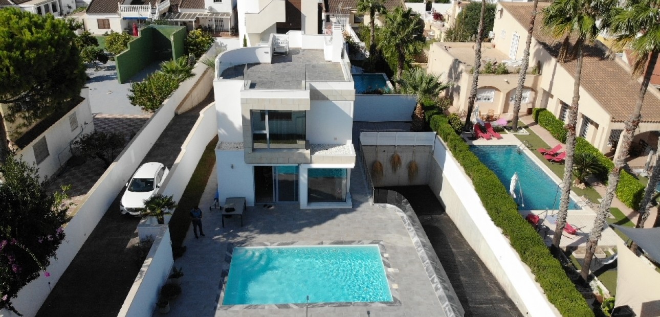 Venta - Villa -
Los Balcones