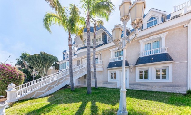 Venta - Villa -
Playa San Juan