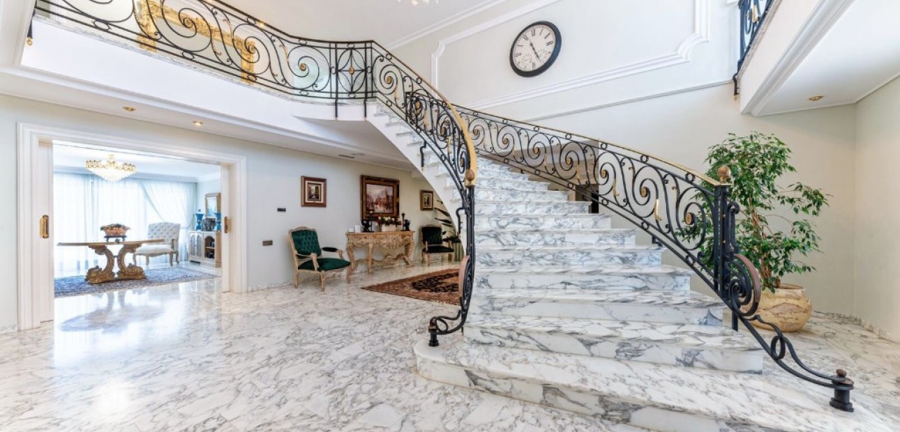 Venta - Villa -
Playa San Juan