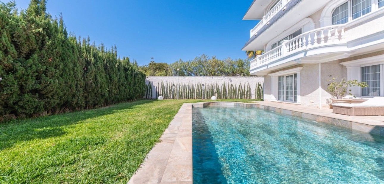 Venta - Villa -
Playa San Juan