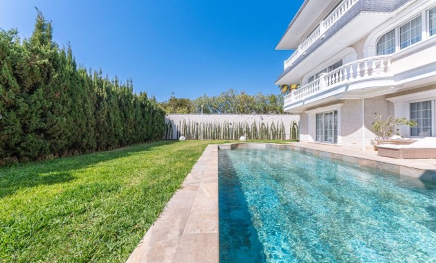 Venta - Villa -
Playa San Juan