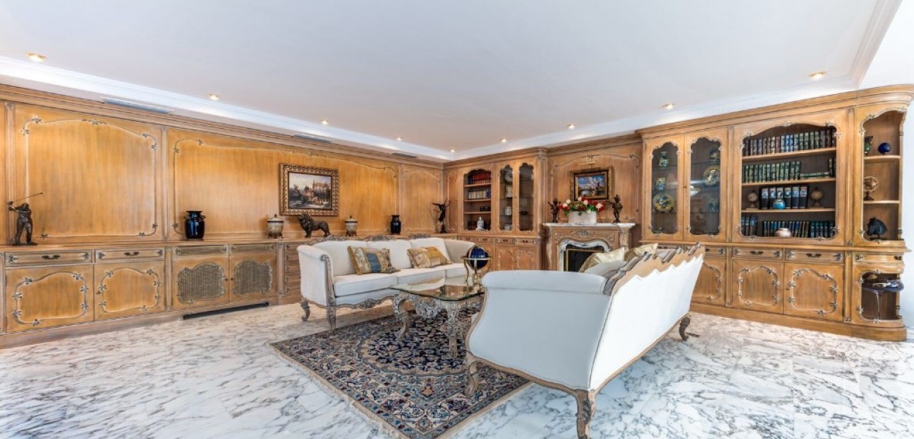 Venta - Villa -
Playa San Juan