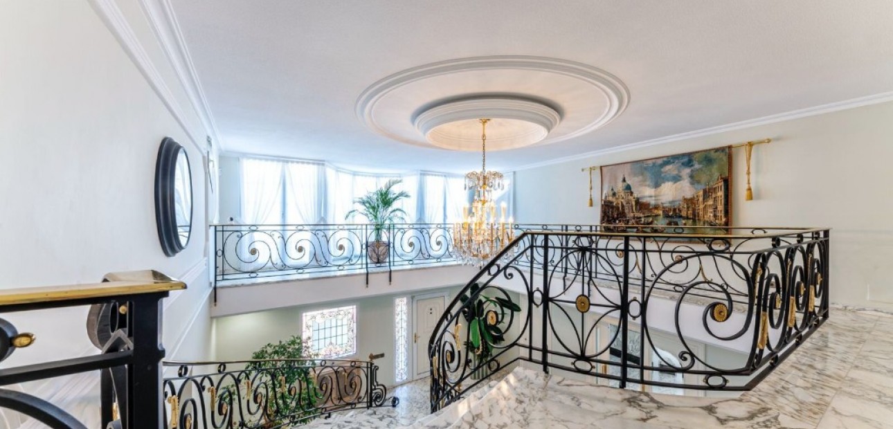 Venta - Villa -
Playa San Juan