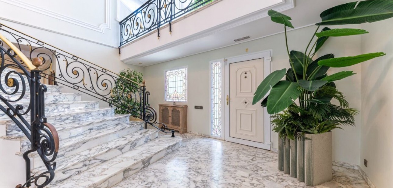 Venta - Villa -
Playa San Juan