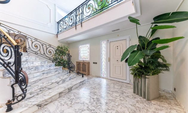 Venta - Villa -
Playa San Juan