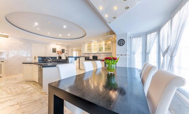 Venta - Villa -
Playa San Juan