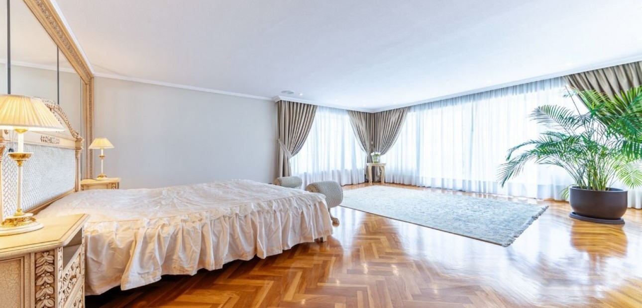 Venta - Villa -
Playa San Juan