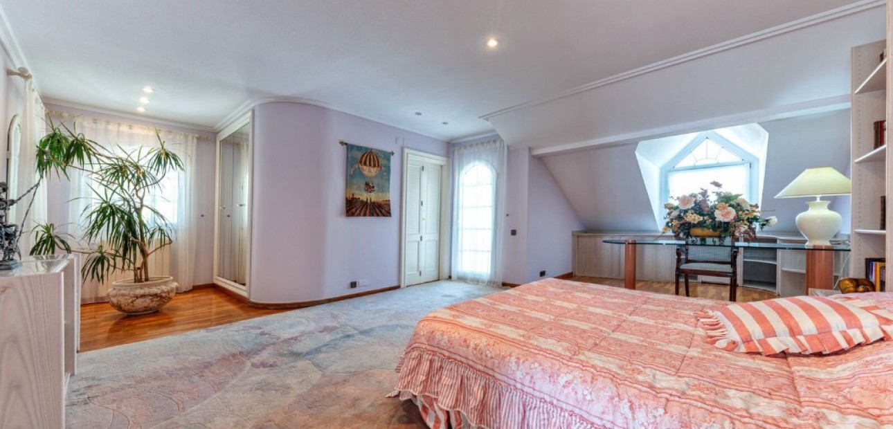 Venta - Villa -
Playa San Juan