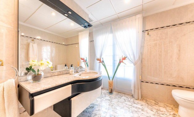 Venta - Villa -
Playa San Juan