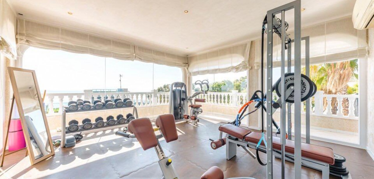 Venta - Villa -
Playa San Juan