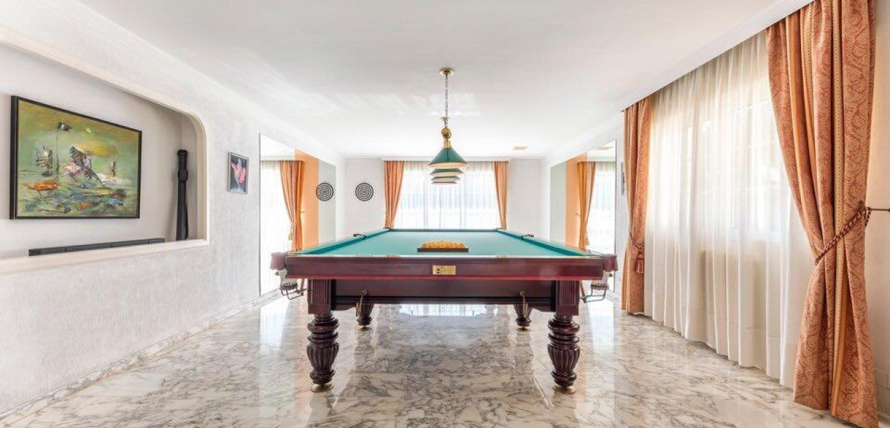 Venta - Villa -
Playa San Juan