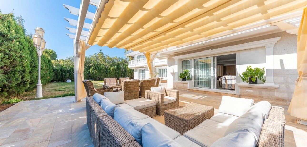 Venta - Villa -
Playa San Juan