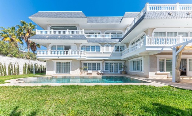 Venta - Villa -
Playa San Juan