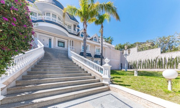 Venta - Villa -
Playa San Juan