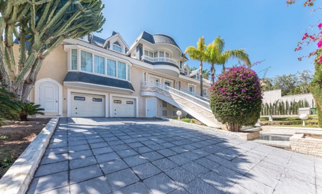 Venta - Villa -
Playa San Juan