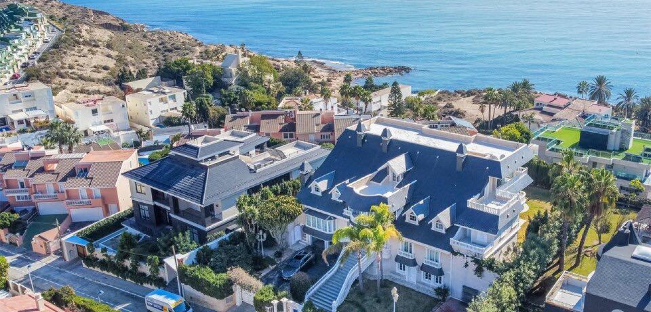 Venta - Villa -
Playa San Juan