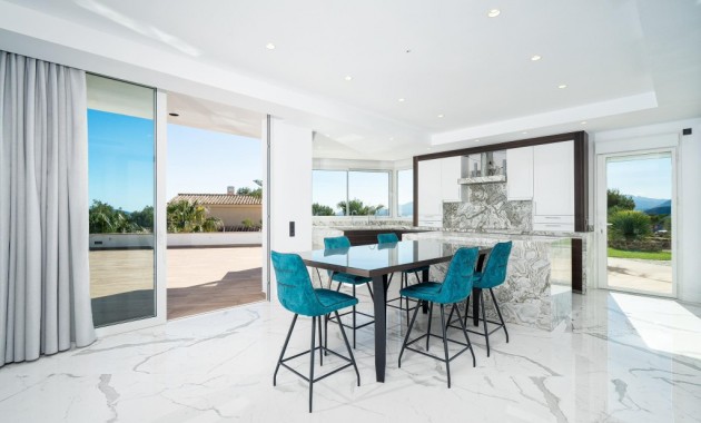 Venta - Villa -
Altea