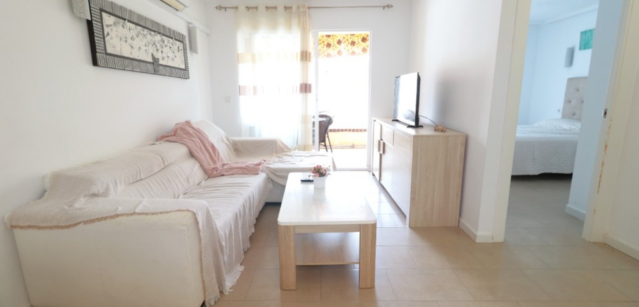 Venta - Apartamento / piso -
Torrevieja