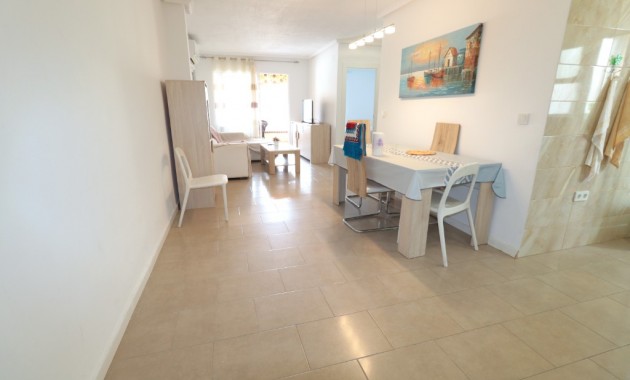Venta - Apartamento / piso -
Torrevieja