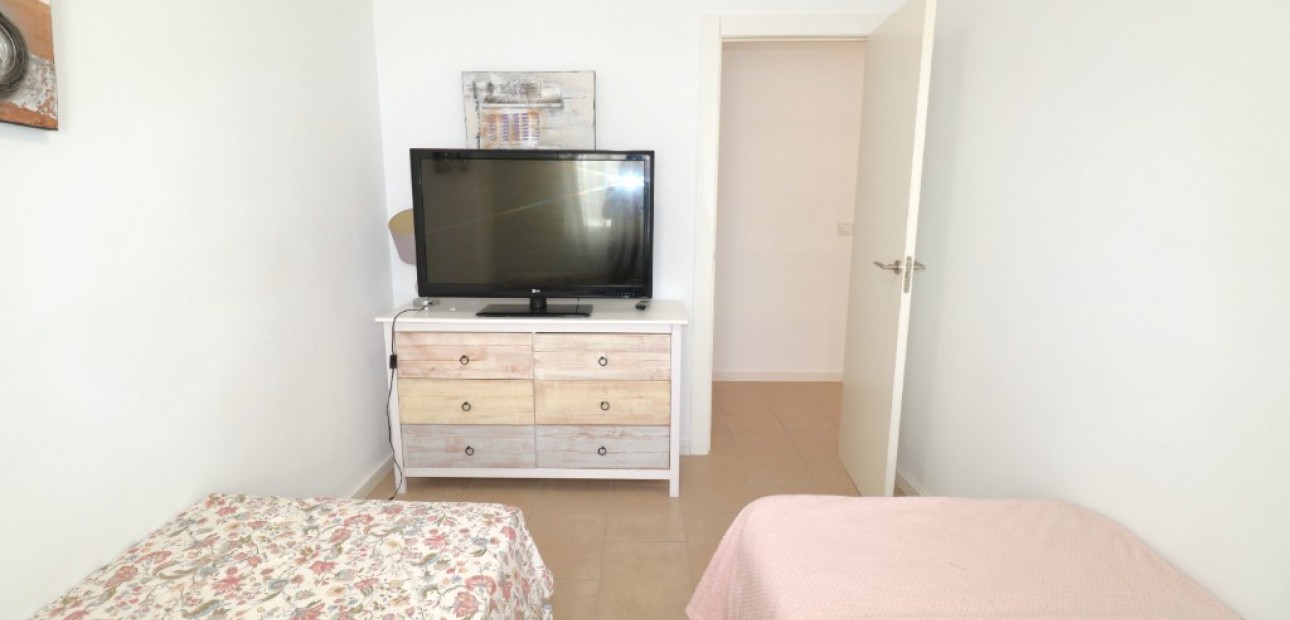 Venta - Apartamento / piso -
Torrevieja