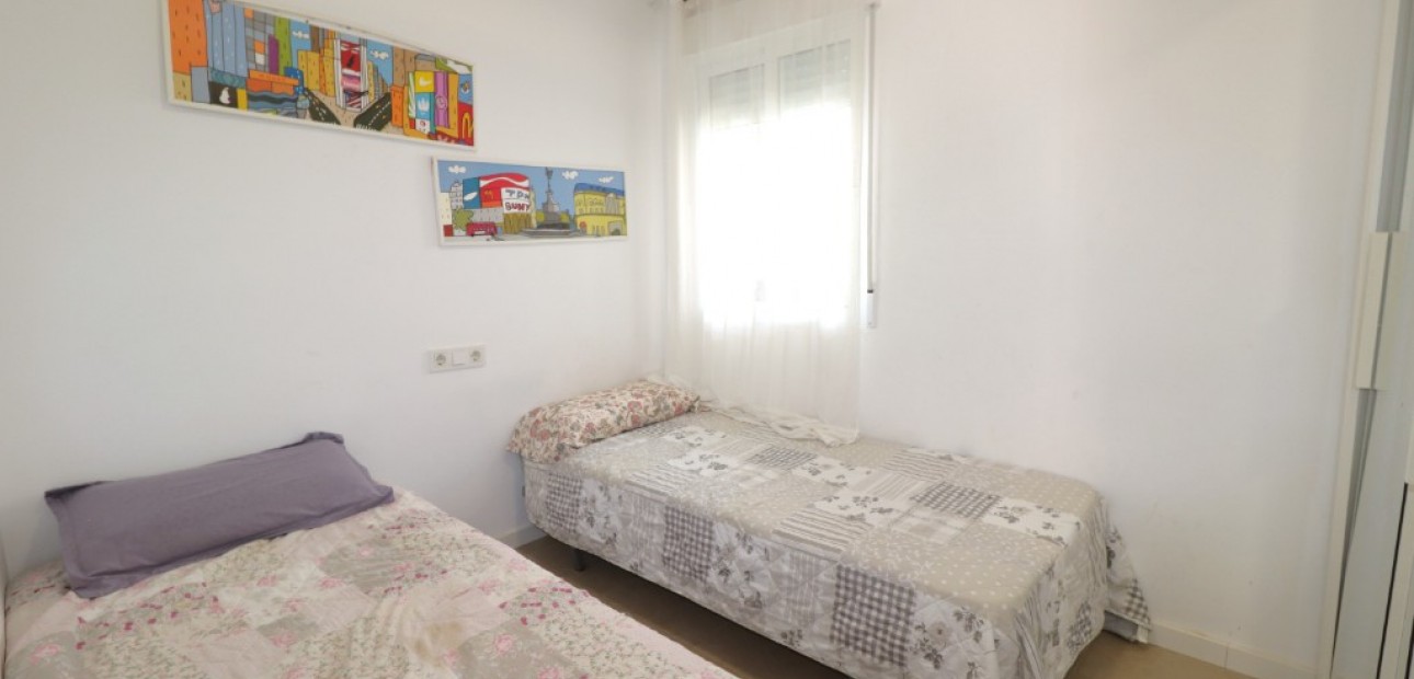 Venta - Apartamento / piso -
Torrevieja