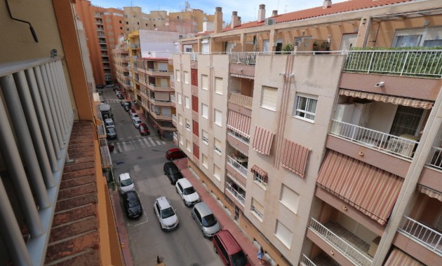 Venta - Apartamento / piso -
Torrevieja
