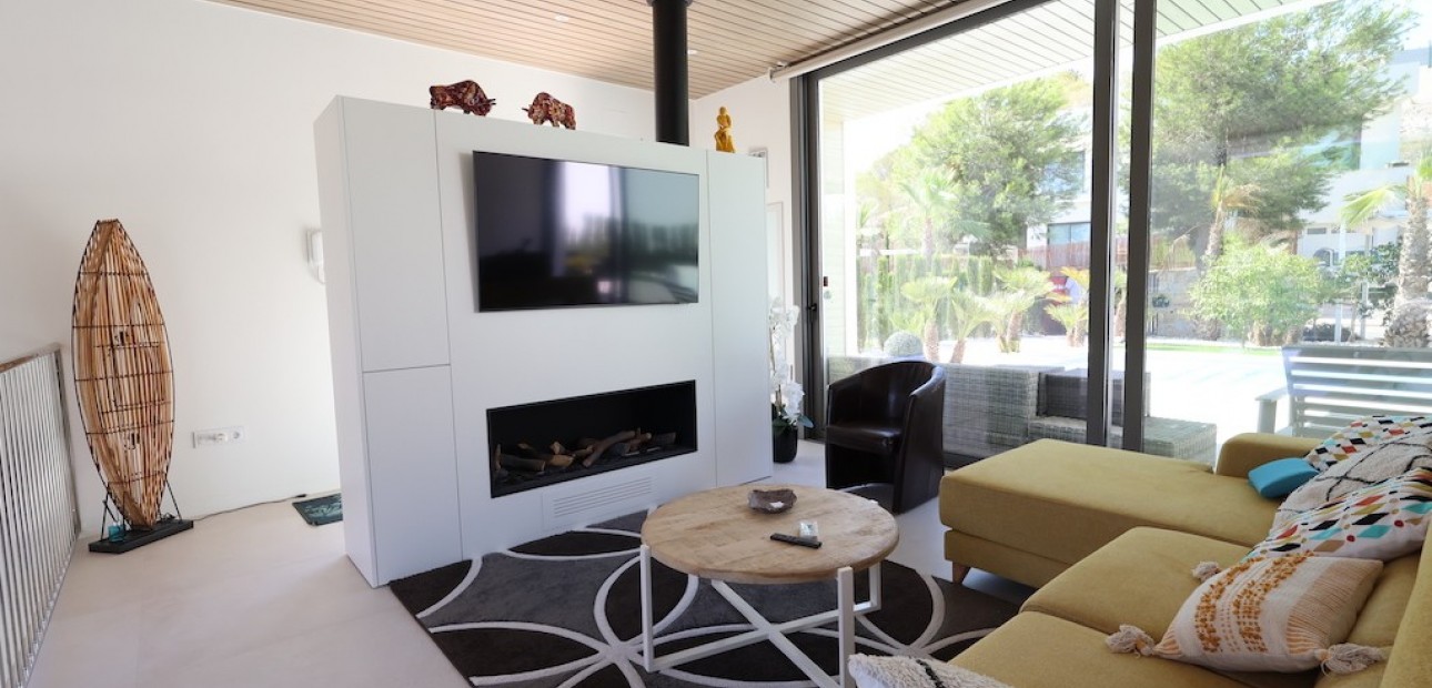 Sale - Villa -
Las Colinas - Las Colinas Golf